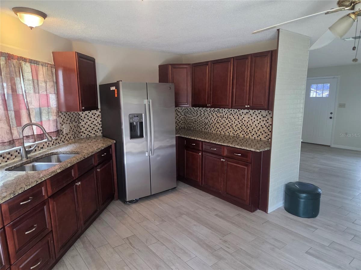 5903 RIVIERA DRIVE — photo 10 of 21