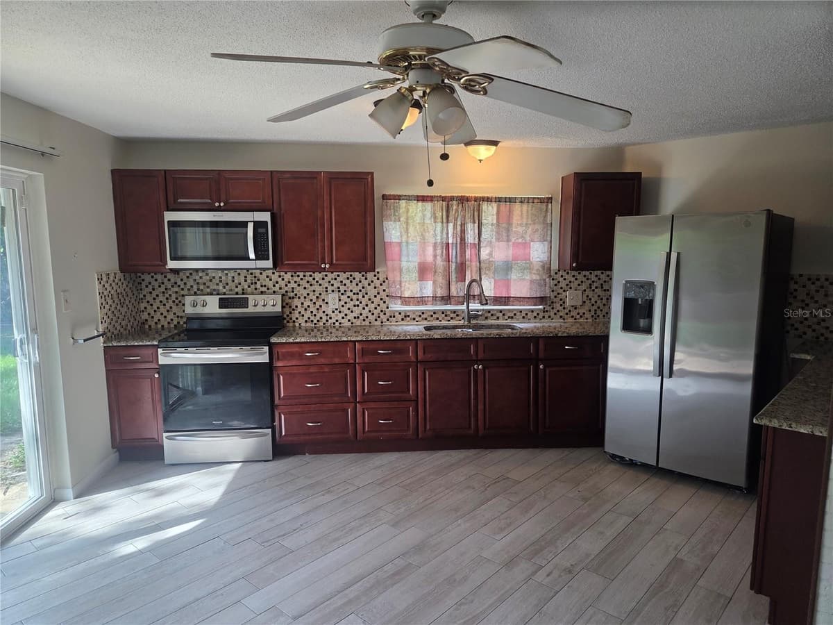 5903 RIVIERA DRIVE — photo 9 of 21