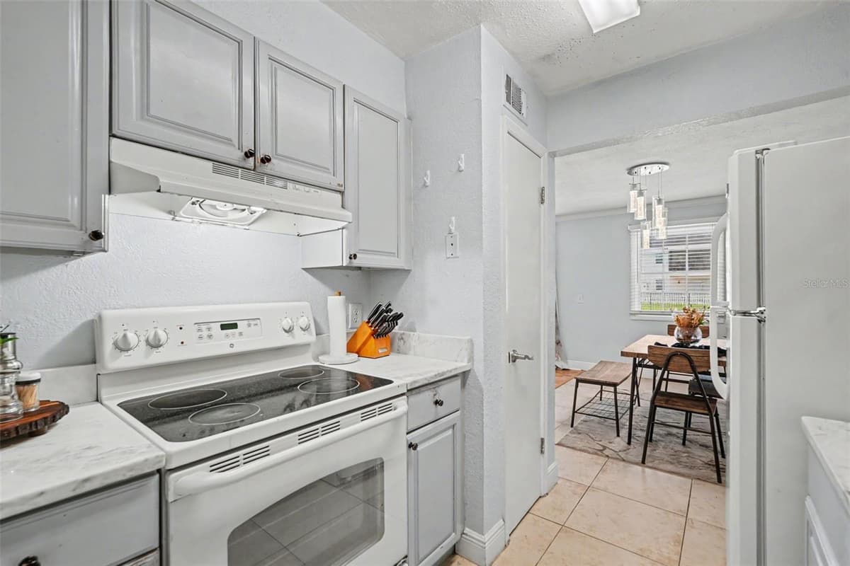 13832 ORANGE SUNSET DRIVE — photo 16 of 31