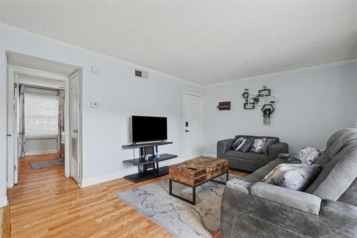 13832 ORANGE SUNSET DRIVE — photo 11 of 31