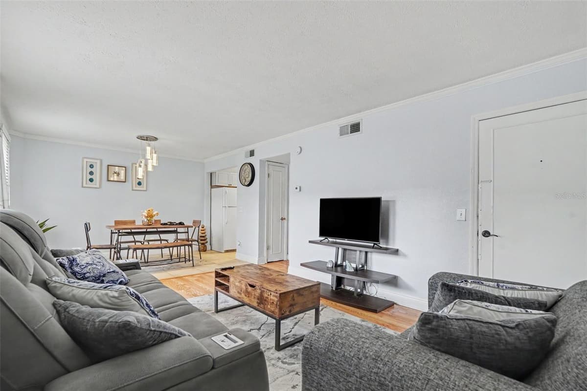 13832 ORANGE SUNSET DRIVE — photo 12 of 31