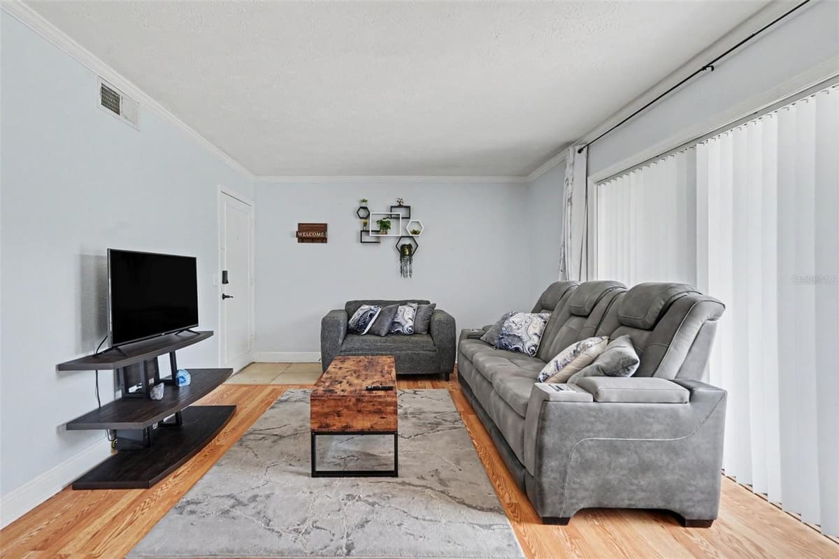 13832 ORANGE SUNSET DRIVE — photo 3 of 31