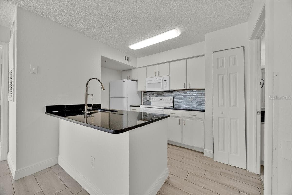 2212 GRAND CAYMAN COURT — photo 6 of 23