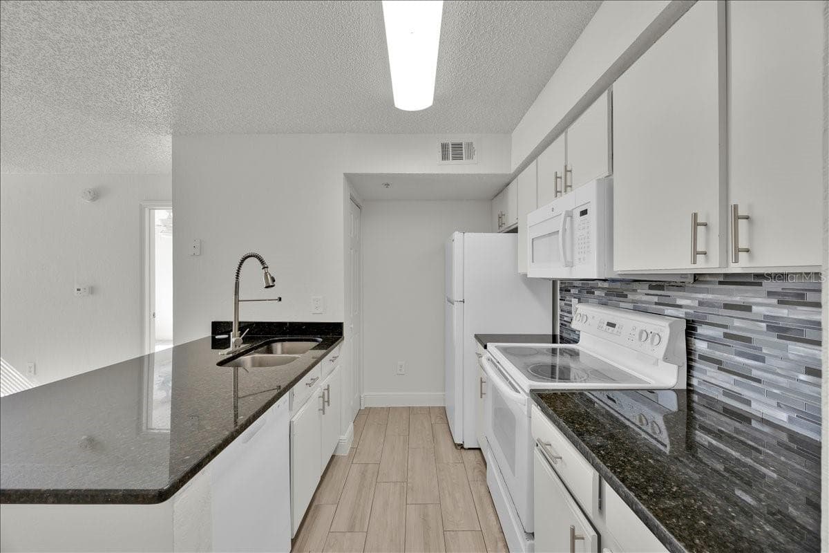2212 GRAND CAYMAN COURT — photo 5 of 23