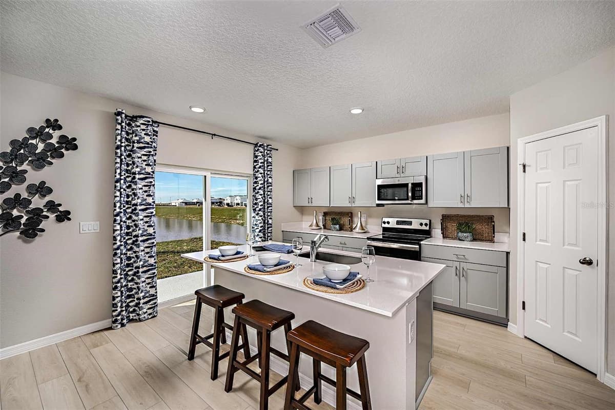 15201 MAUDE LANDING LOOP — photo 2 of 25