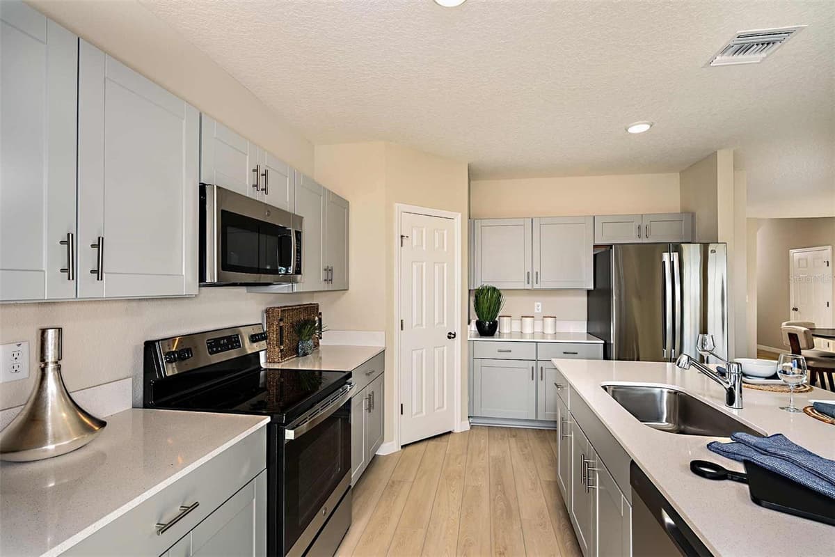 15201 MAUDE LANDING LOOP — photo 9 of 25