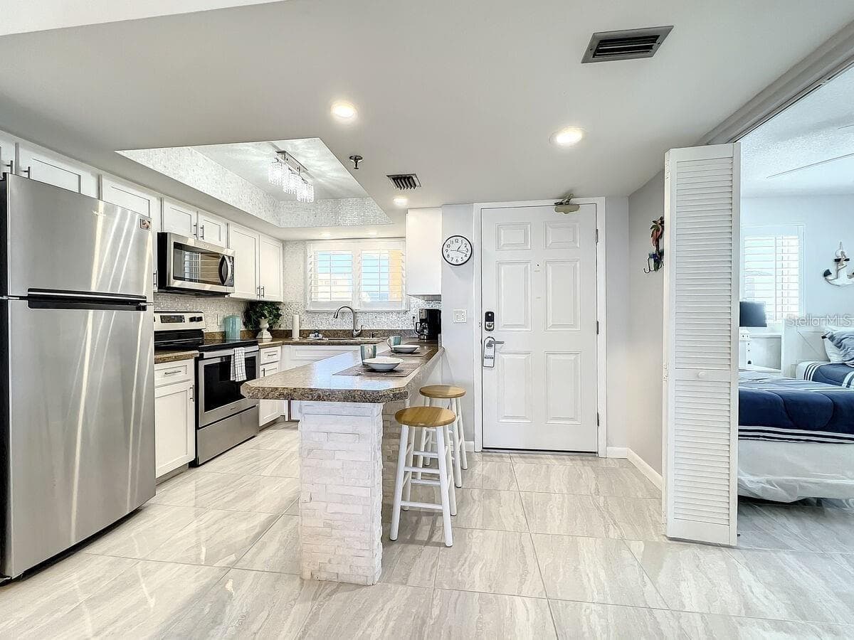 421 ATLANTIC AVENUE — photo 4 of 12