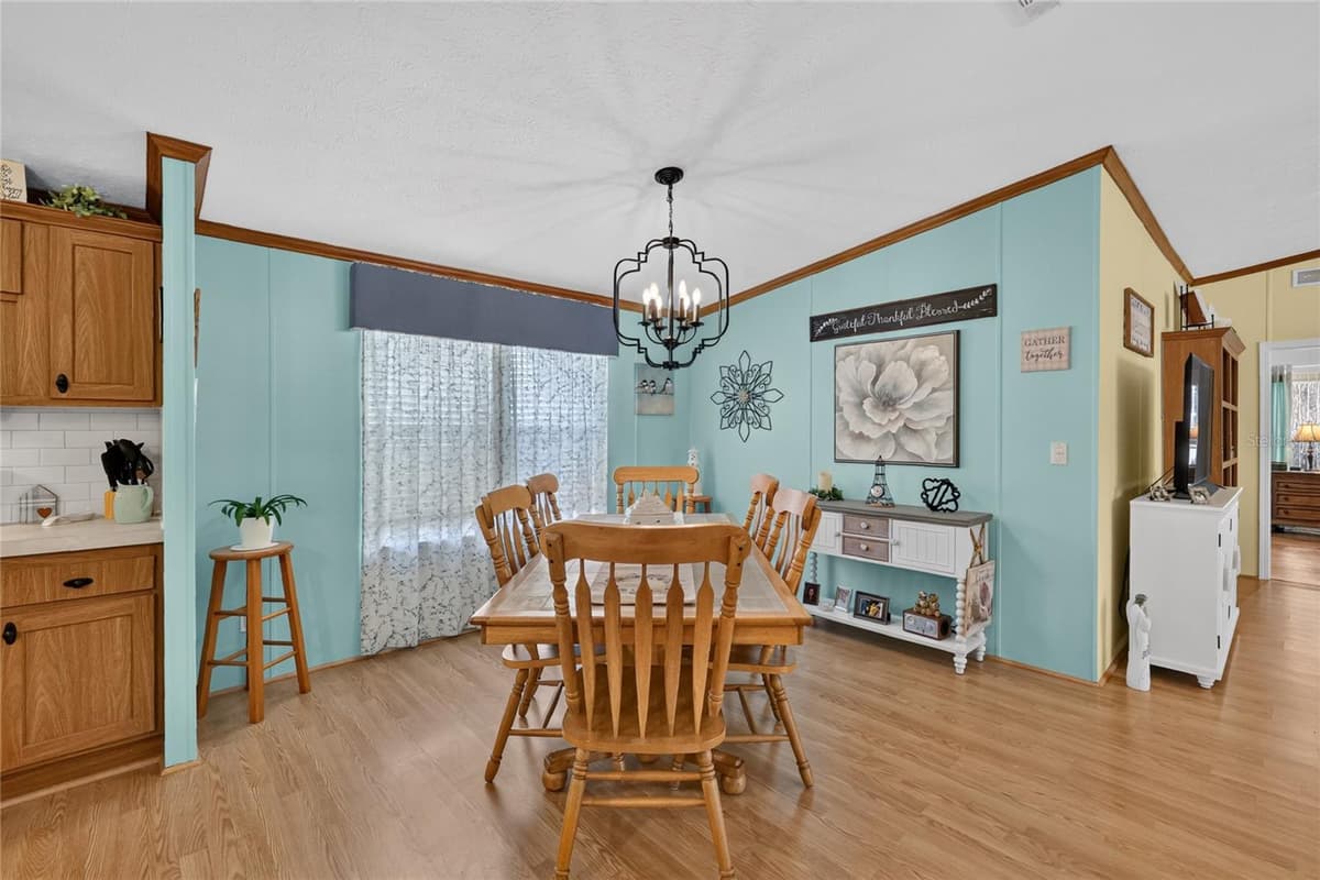 704 KIMBERLY AVENUE — photo 14 of 47