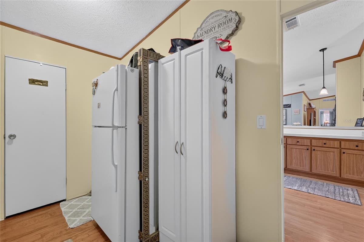 704 KIMBERLY AVENUE — photo 33 of 47