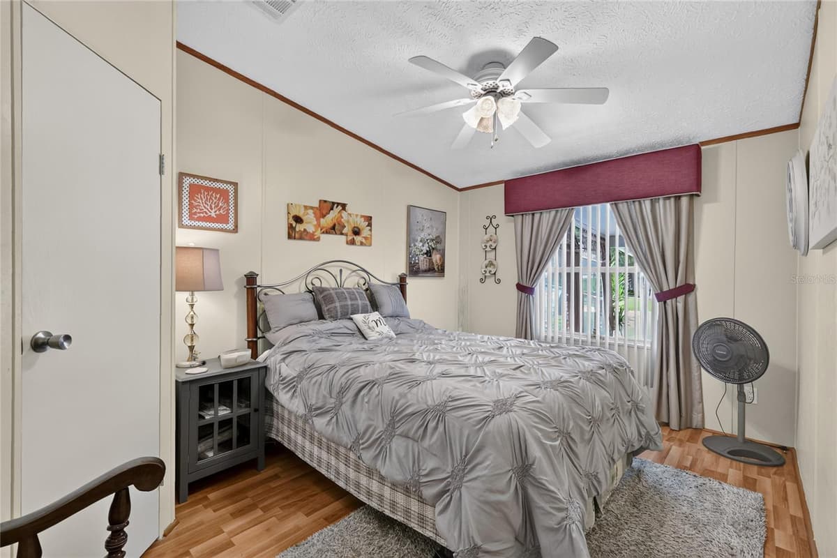 704 KIMBERLY AVENUE — photo 30 of 47
