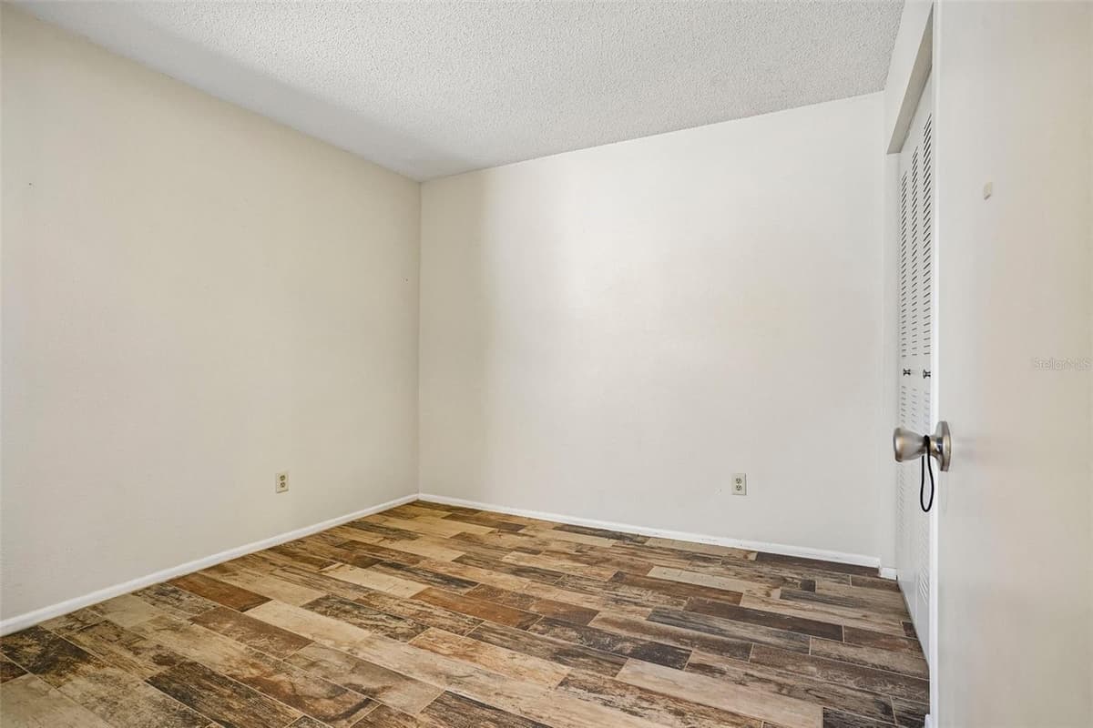170 HILL STREET — photo 20 of 28