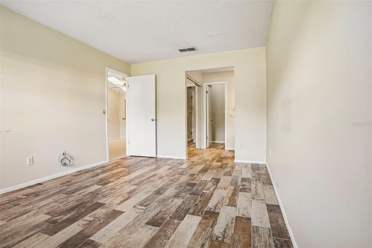 170 HILL STREET — photo 15 of 28