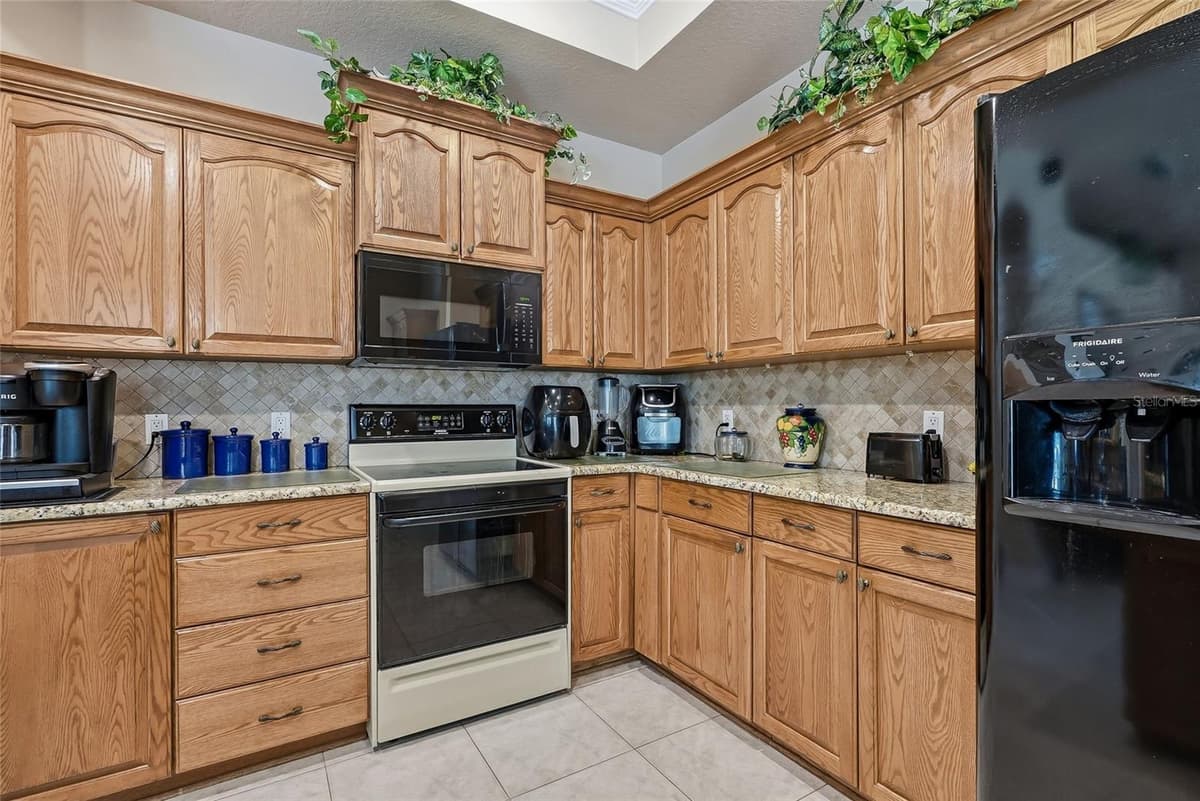 8206 NIGHTINGALE ROAD — photo 22 of 45