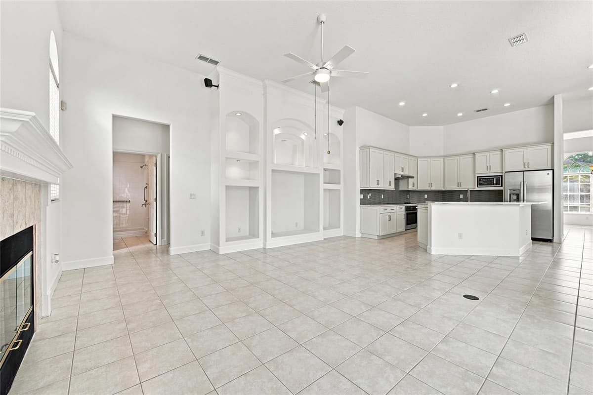 10008 CANOPY TREE COURT — photo 6 of 37