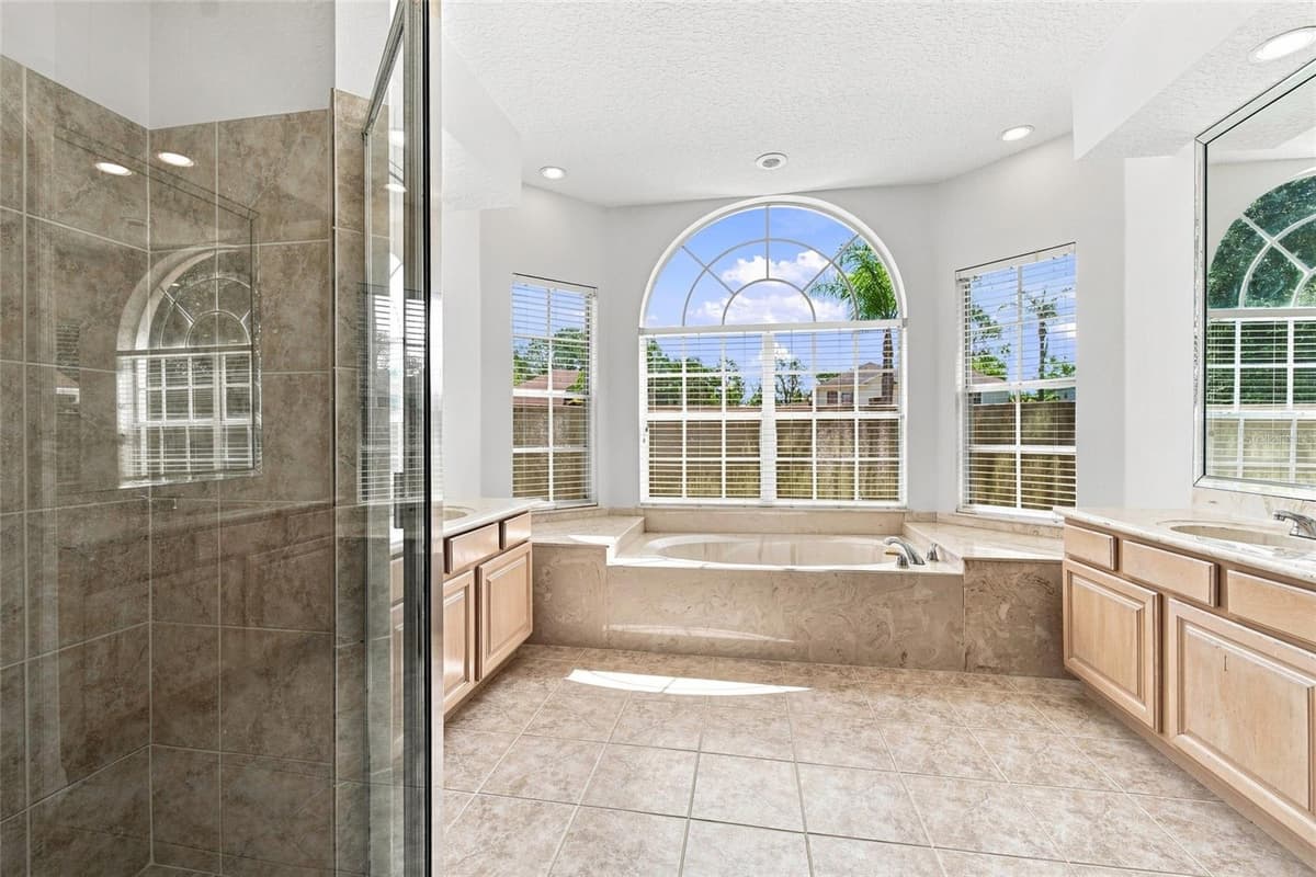 10008 CANOPY TREE COURT — photo 11 of 37