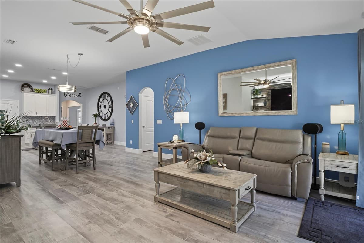 527 COPPERDALE AVENUE — photo 19 of 49