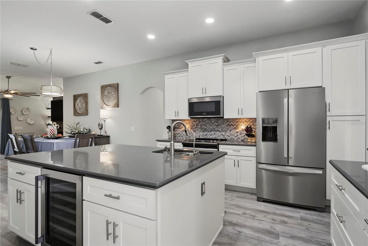 527 COPPERDALE AVENUE — photo 12 of 49