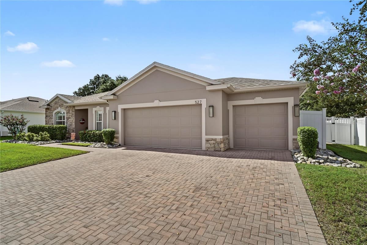 527 COPPERDALE AVENUE — photo 3 of 49