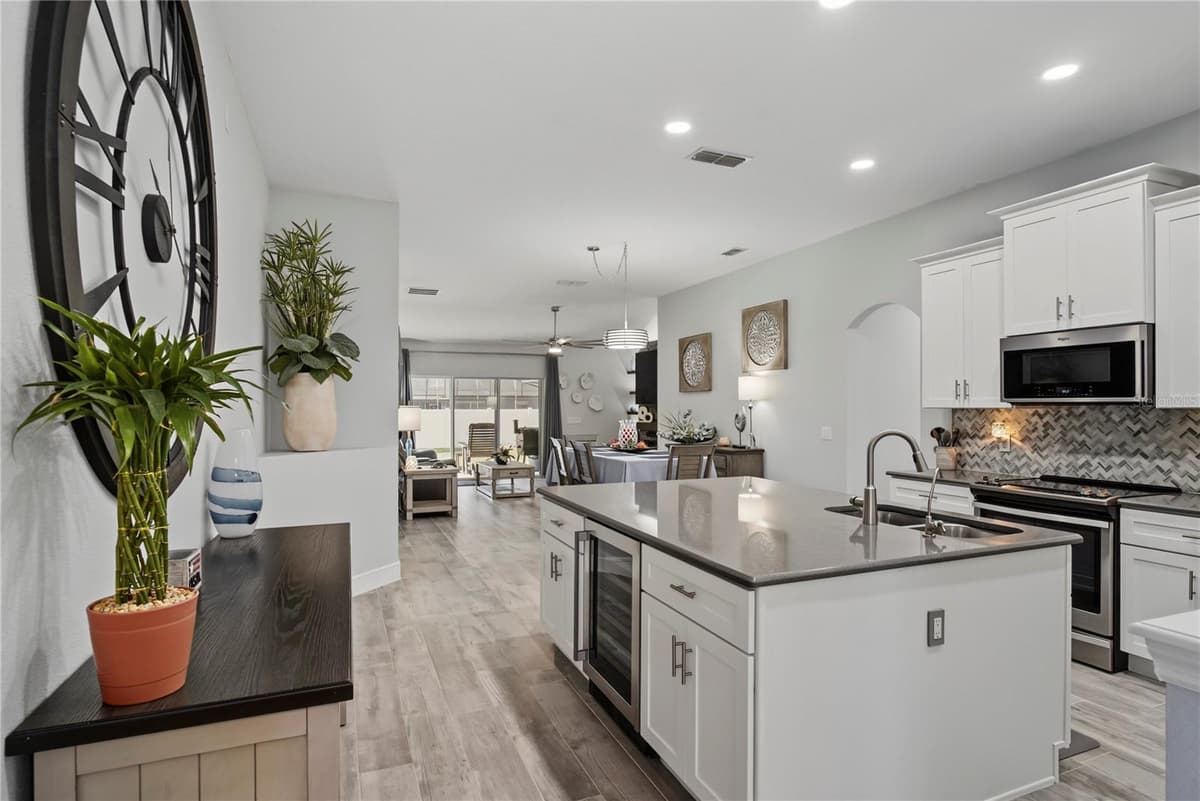 527 COPPERDALE AVENUE — photo 14 of 49