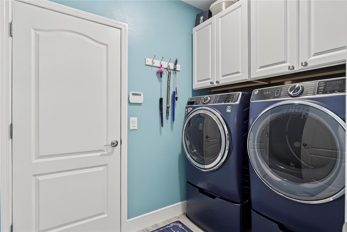 527 COPPERDALE AVENUE — photo 27 of 49