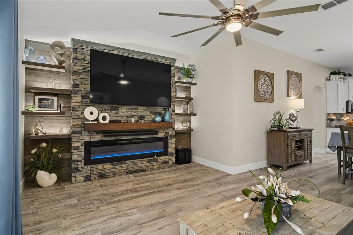 527 COPPERDALE AVENUE — photo 21 of 49