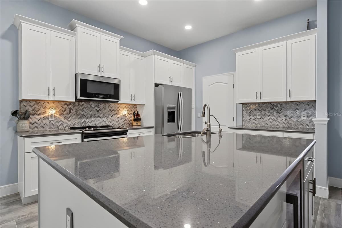 527 COPPERDALE AVENUE — photo 11 of 49