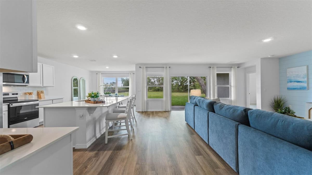 1345 FOUNTAIN VIEW STREET — photo 4 of 36
