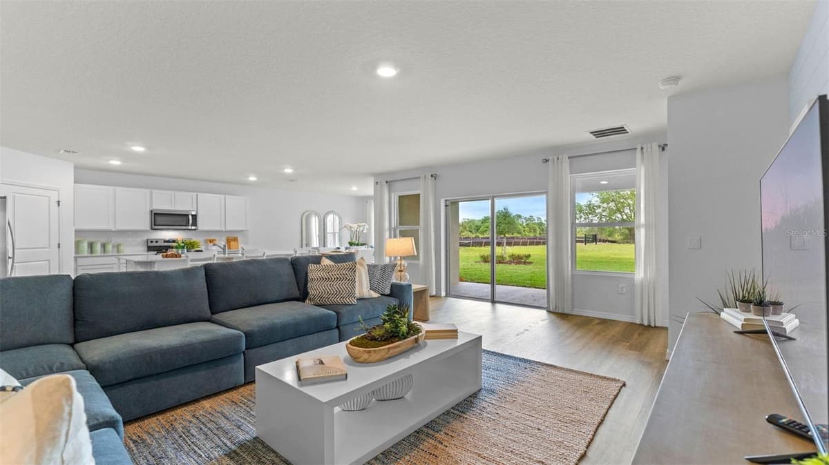 1345 FOUNTAIN VIEW STREET — photo 13 of 36
