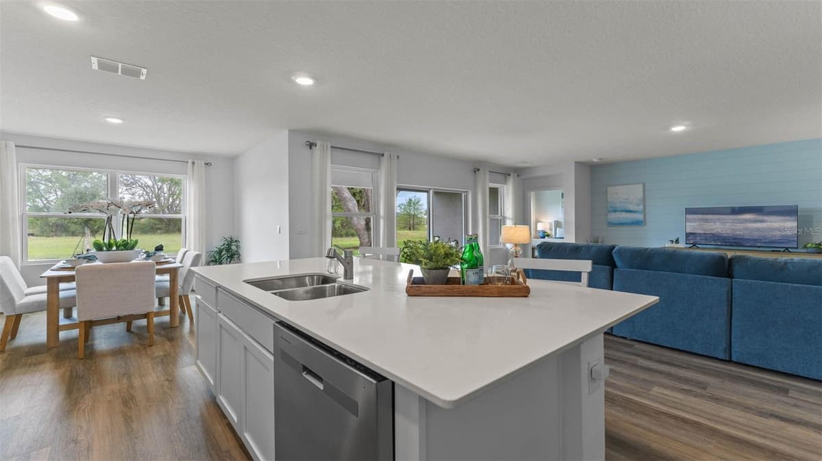 1345 FOUNTAIN VIEW STREET — photo 8 of 36