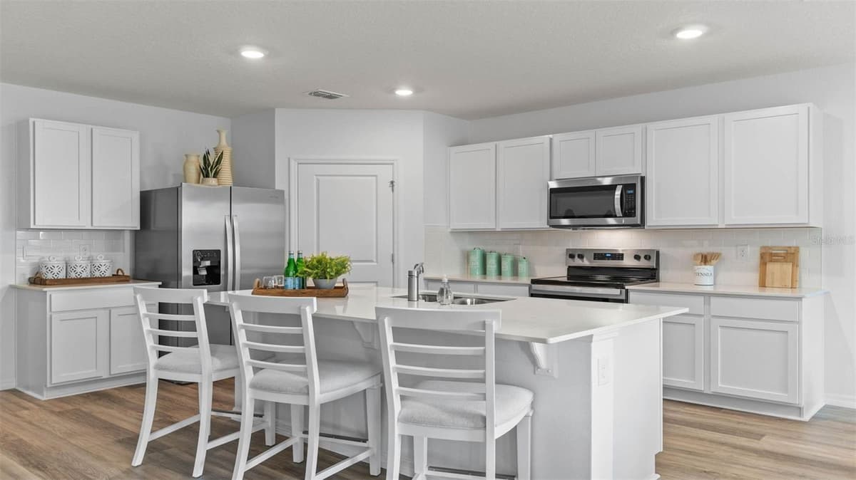 1345 FOUNTAIN VIEW STREET — photo 6 of 36