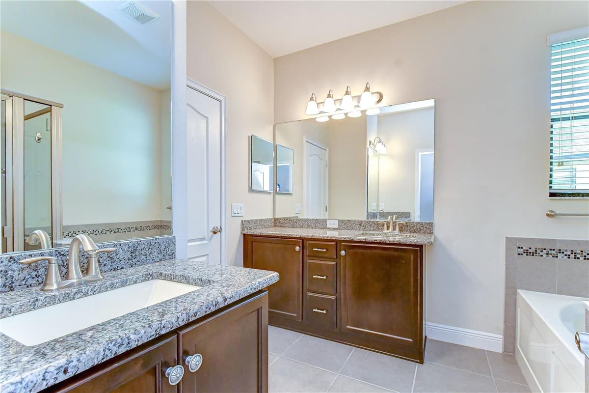826 VINO VERDE CIRCLE — photo 16 of 31