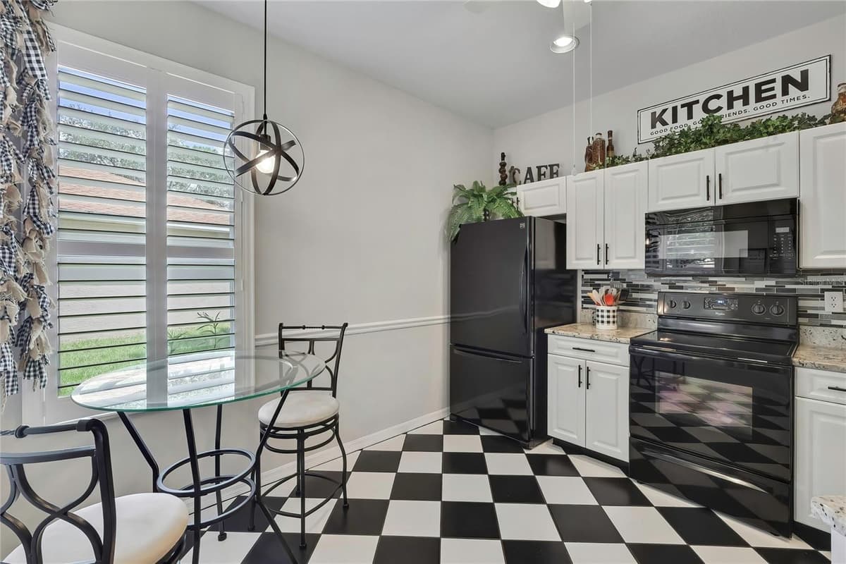 15036 SILVERSMITH CIRCLE — photo 10 of 34