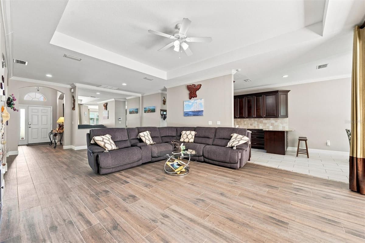 7707 33RD STREET — photo 7 of 52