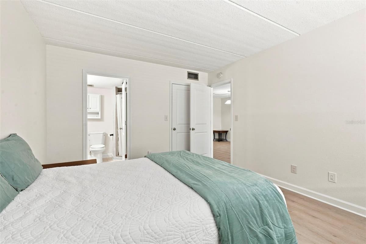 4435 1ST STREET — photo 8 of 17