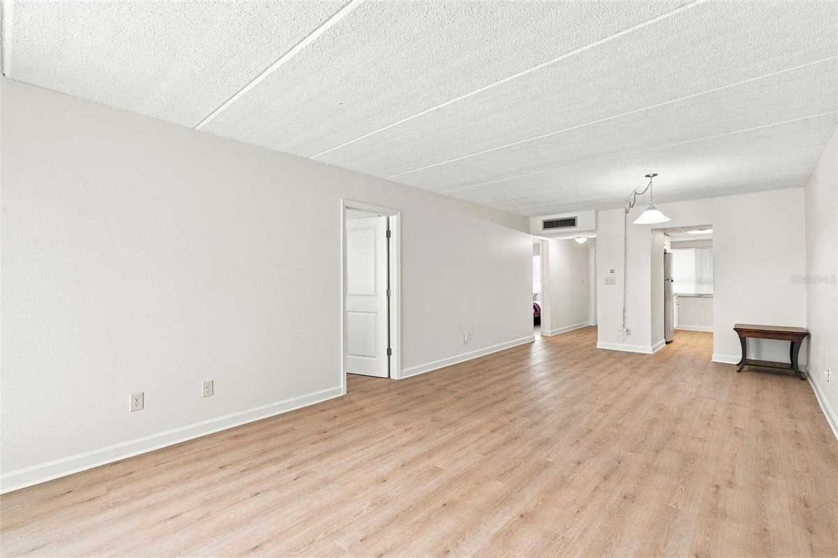 4435 1ST STREET — photo 14 of 17