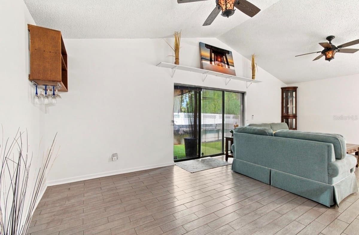 1932 GREGORY DRIVE — photo 15 of 66