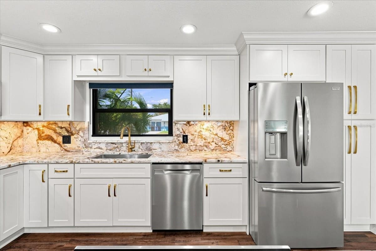 7852 CAUSEWAY BOULEVARD — photo 24 of 64