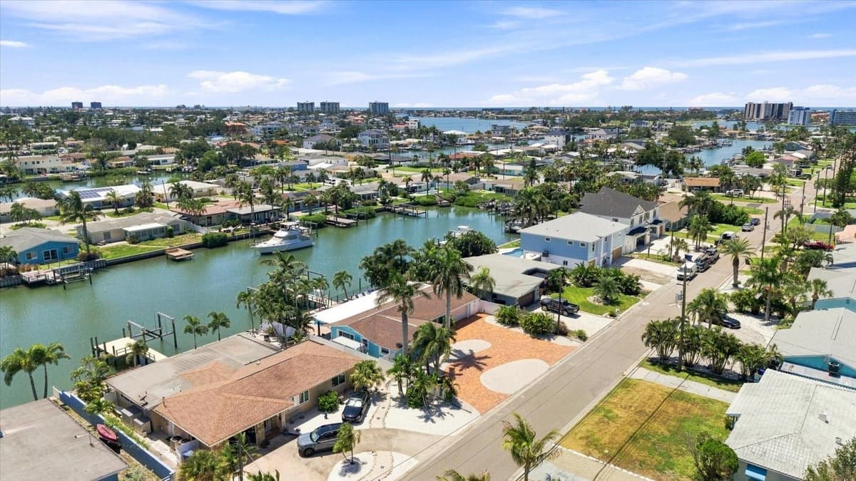 7852 CAUSEWAY BOULEVARD — photo 54 of 64
