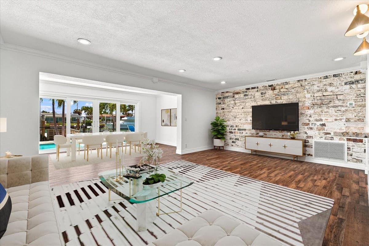 7852 CAUSEWAY BOULEVARD — photo 12 of 64