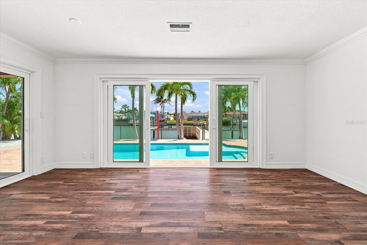 7852 CAUSEWAY BOULEVARD — photo 16 of 64