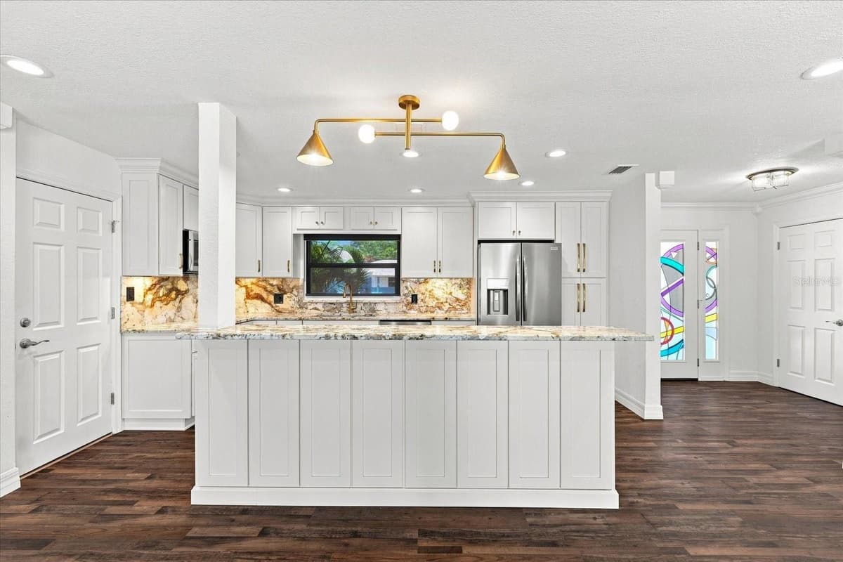 7852 CAUSEWAY BOULEVARD — photo 22 of 64