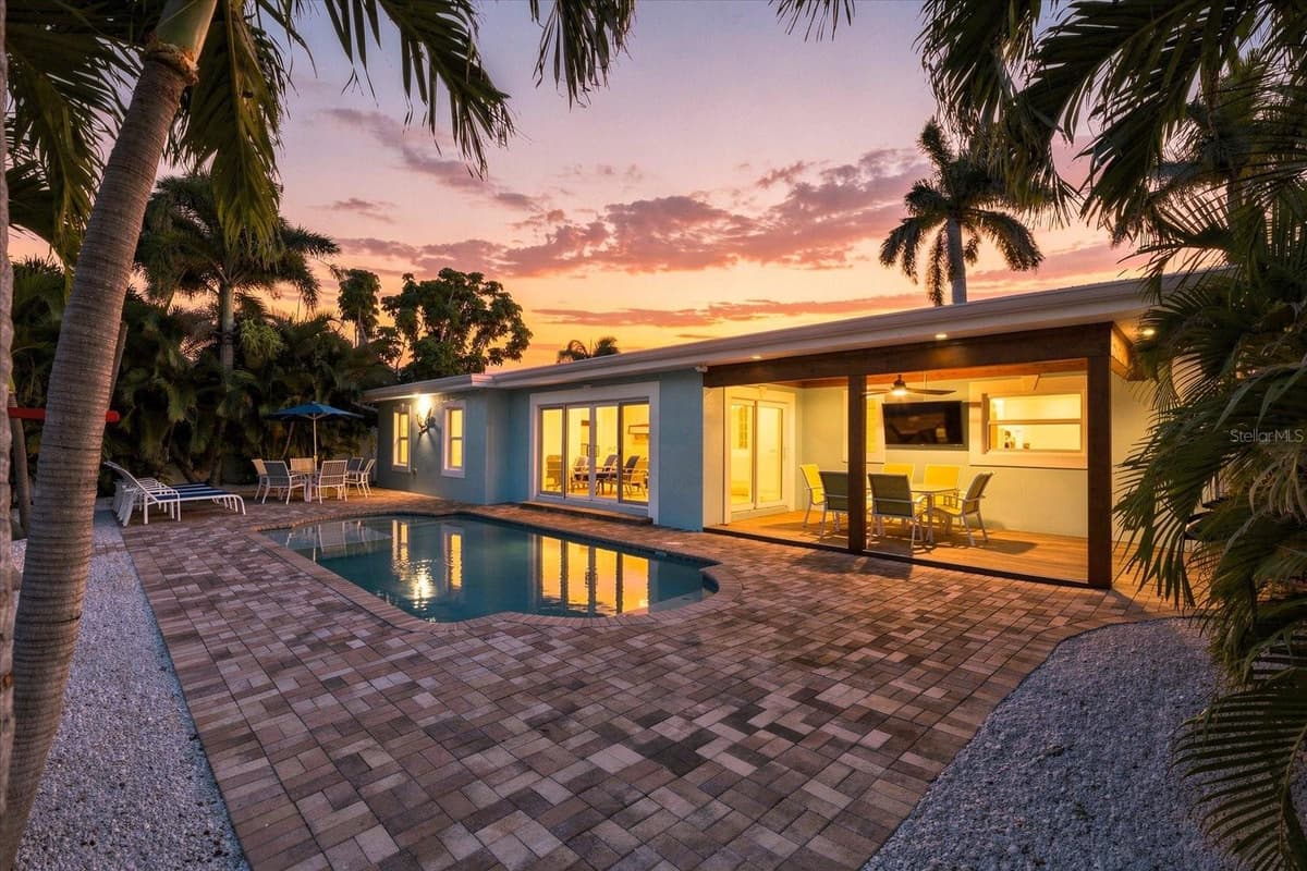 7852 CAUSEWAY BOULEVARD — photo 8 of 64