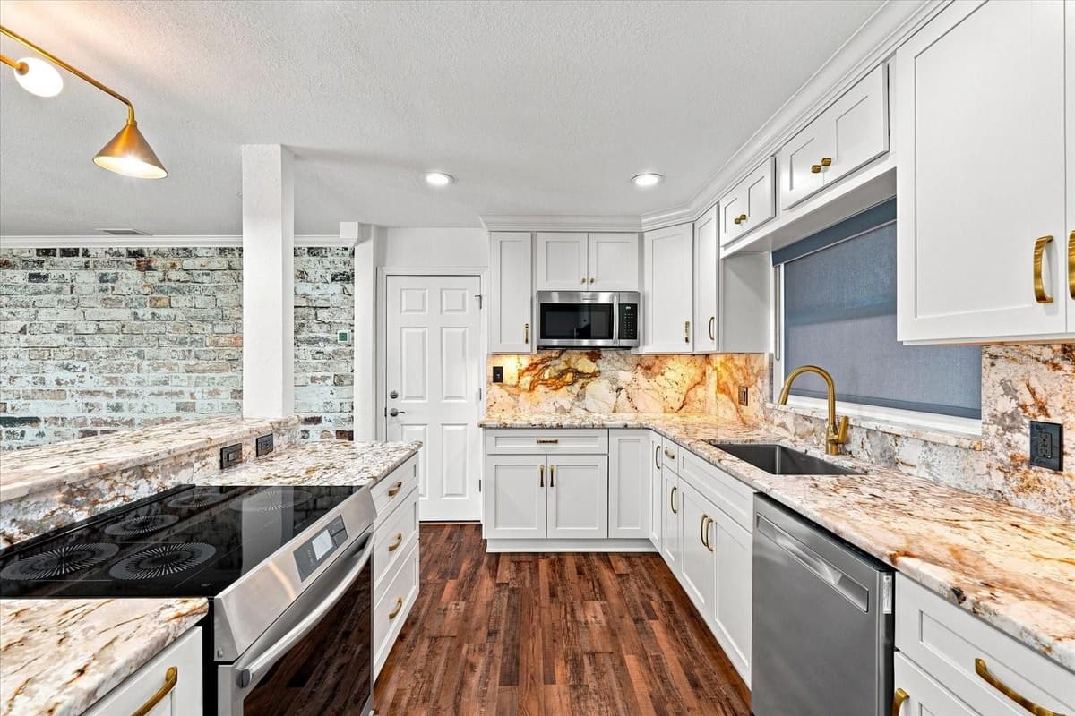 7852 CAUSEWAY BOULEVARD — photo 26 of 64