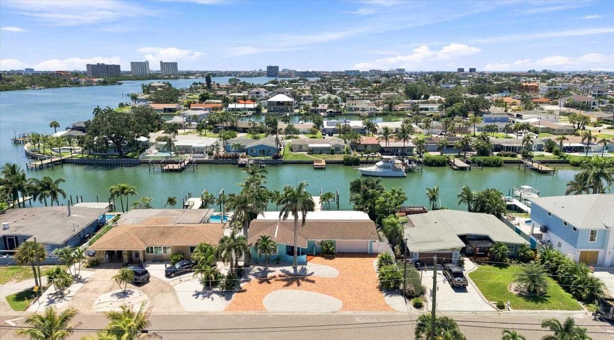 7852 CAUSEWAY BOULEVARD — photo 47 of 64