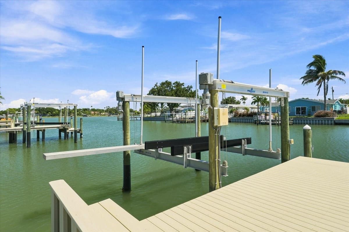 7852 CAUSEWAY BOULEVARD — photo 45 of 64