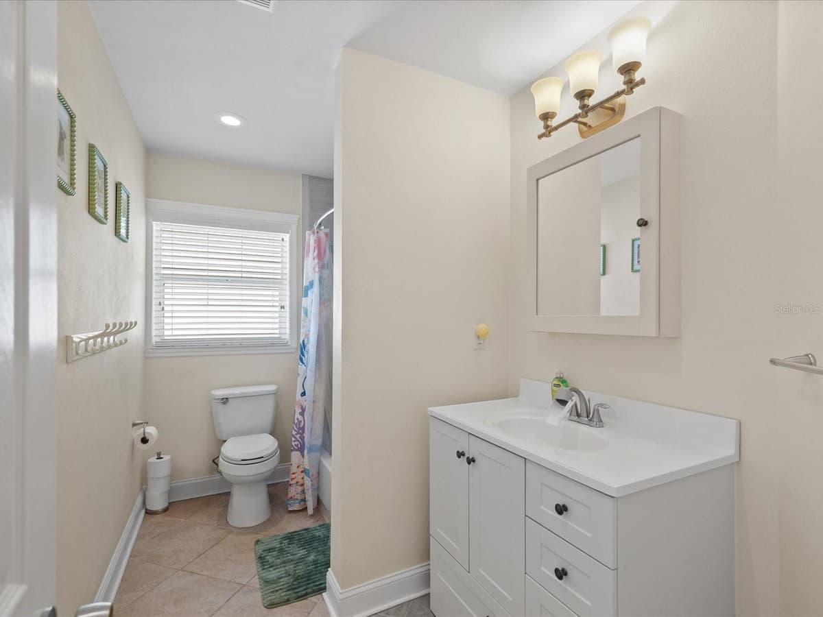 118 LIVE OAK LANE — photo 25 of 39