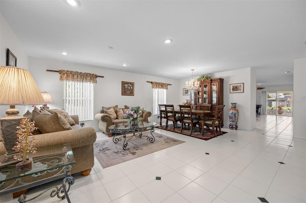 401 BROOKEDGE NE STREET — photo 8 of 36