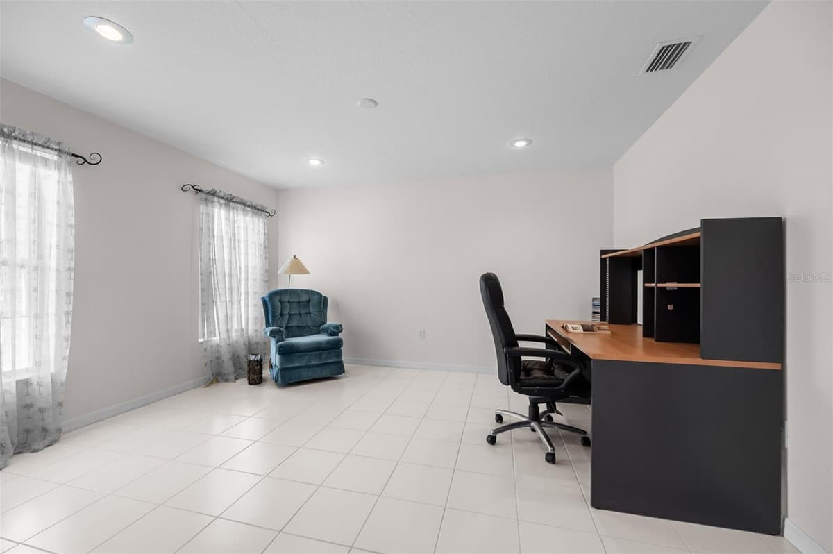 401 BROOKEDGE NE STREET — photo 6 of 36