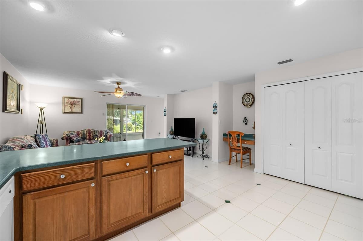 401 BROOKEDGE NE STREET — photo 15 of 36