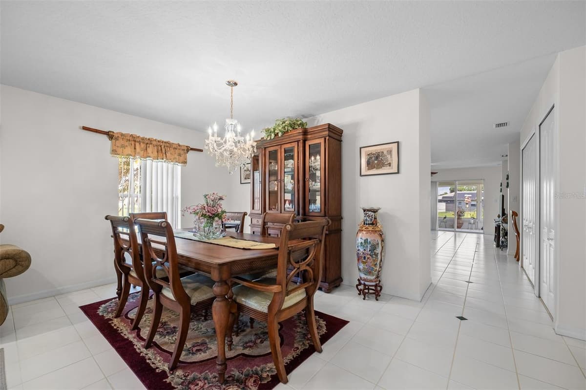 401 BROOKEDGE NE STREET — photo 11 of 36